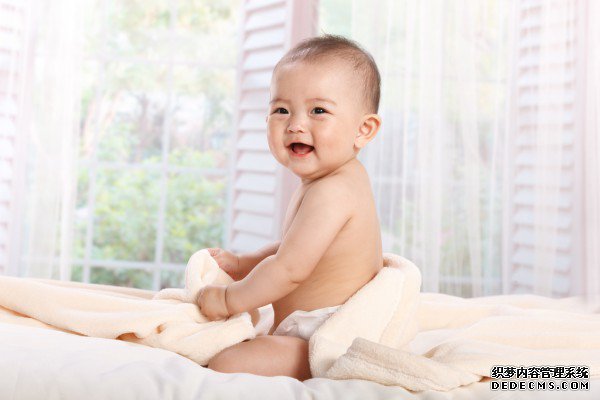 给宝宝肌肤建立保护膜，安特优守护宝宝肌肤健康